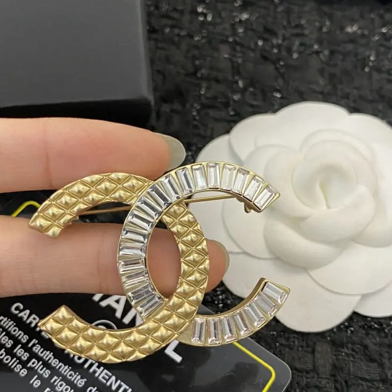 chanel brooches pour femme s_12050704